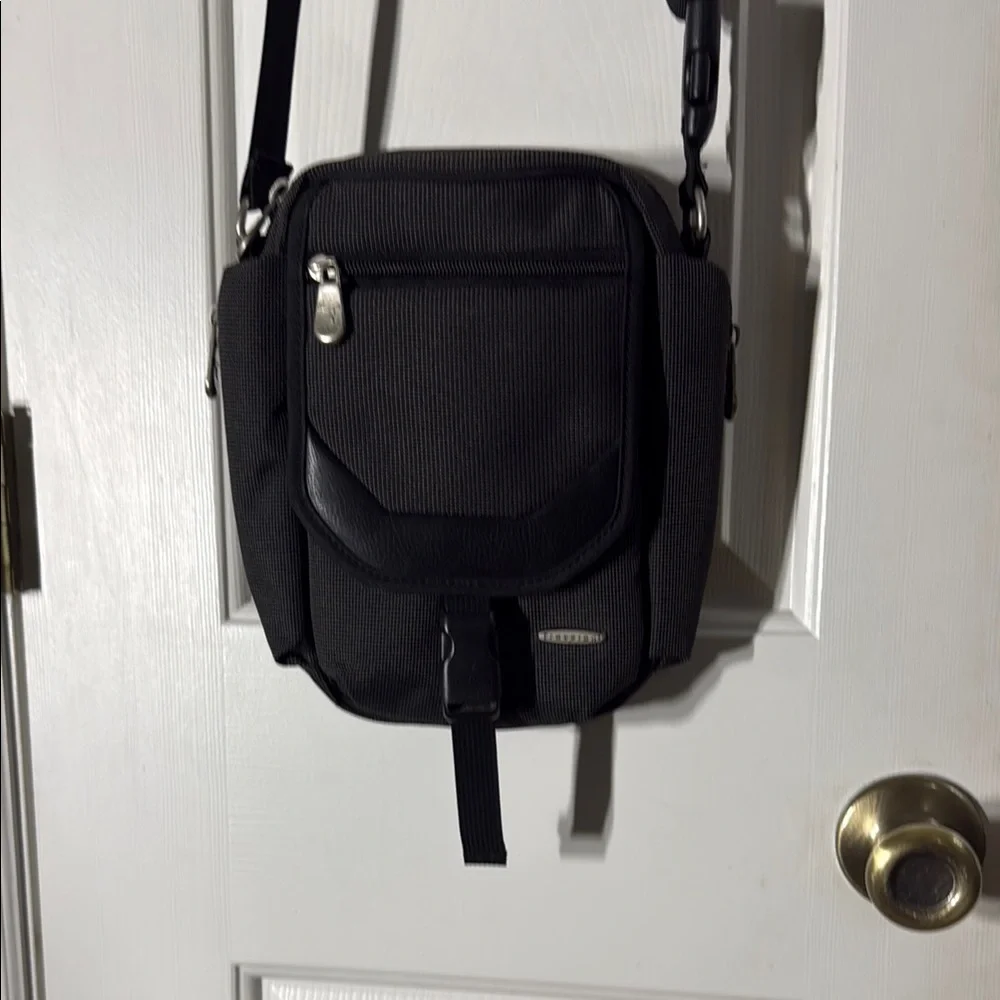 Travelon Black 6 Pocket Crossbody Anti-Theft Small Bag 9”x8”x2” Vacation World